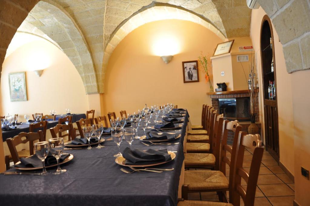 Al Borgo Antico Ristorante E B&B Crispiano Exterior photo